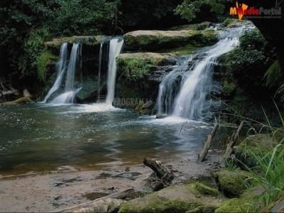 Pantallazo Calm Waterfall Screensaver